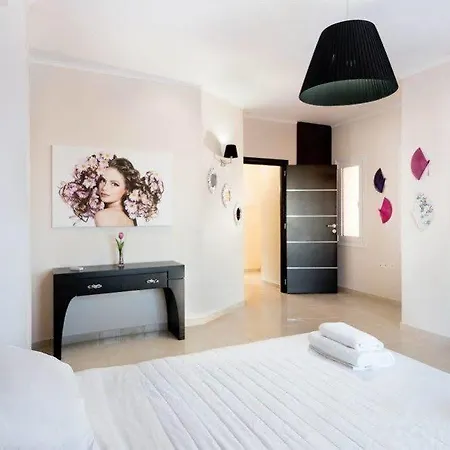 Kronos Villa